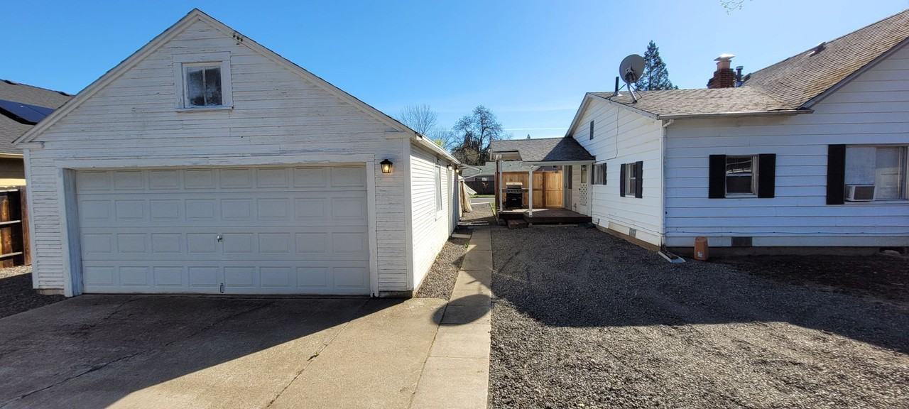 872 Marshall Ave - Photo 3 of 12
