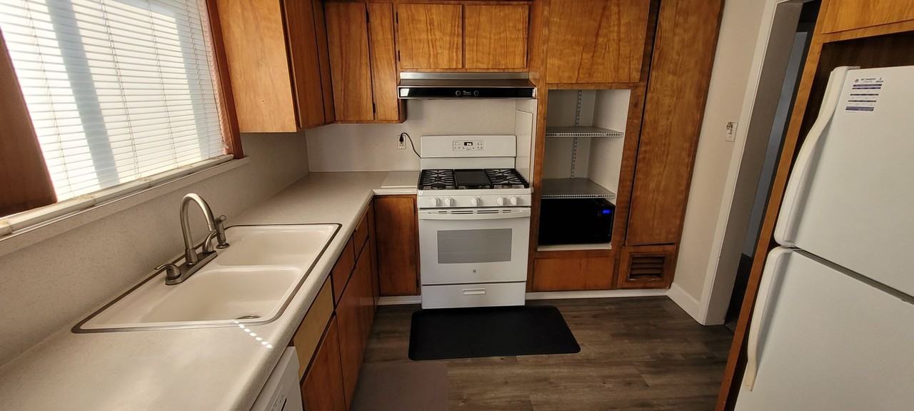 872 Marshall Ave - Photo 4 of 12