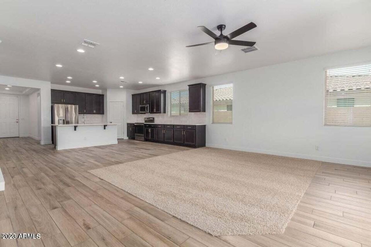 18215 W Fulton St - Photo 3 of 36