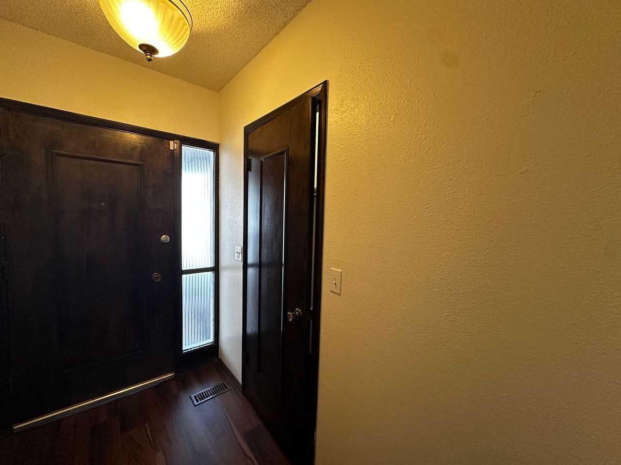 4029 Nw 34th St - Photo 3 of 32