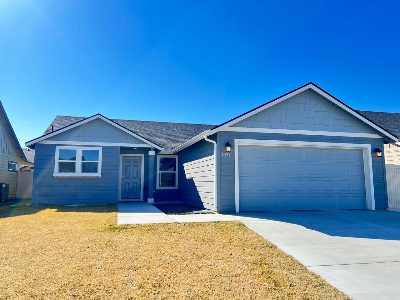 1027 W Aspen Rd, Moses Lake, WA 98837 3 Bedroom House for 2,100/month