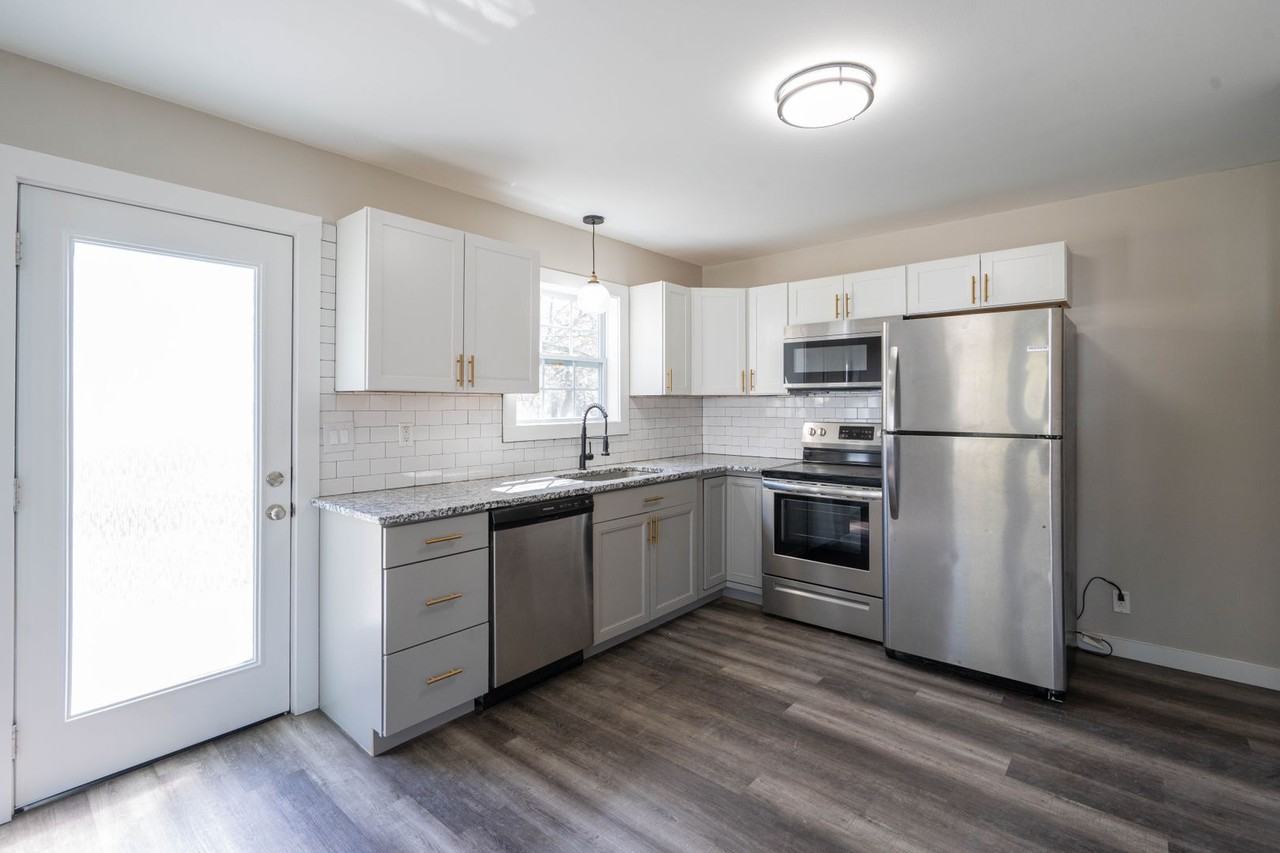 306 Martin St - Photo 2 of 19