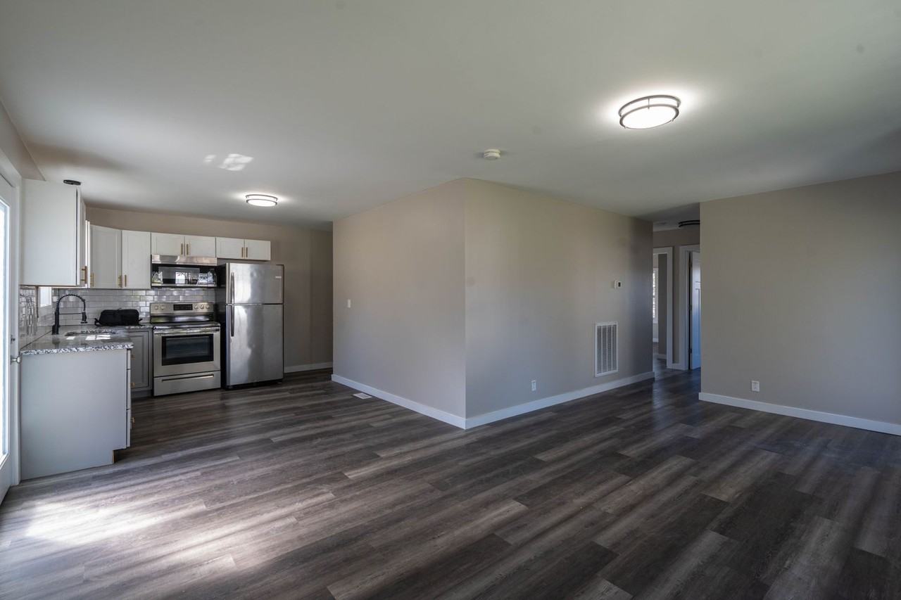 306 Martin St - Photo 5 of 19