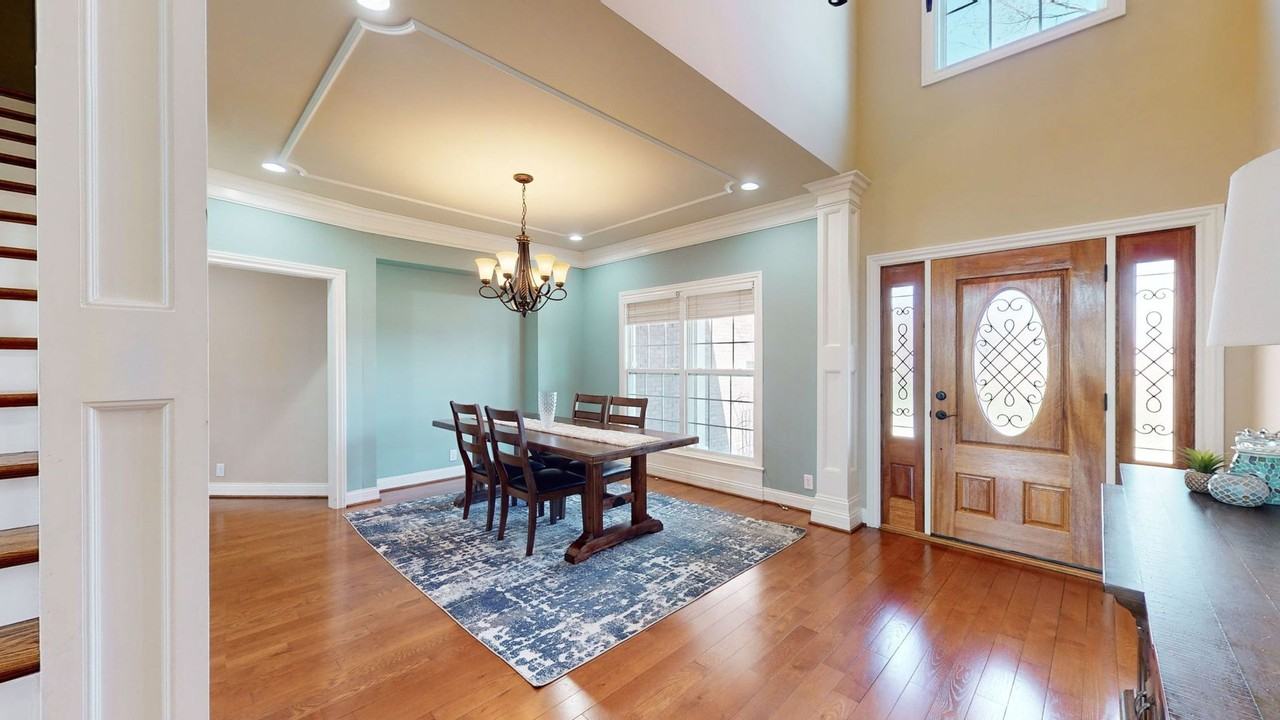 13303 Hampton Cir - Photo 2 of 41