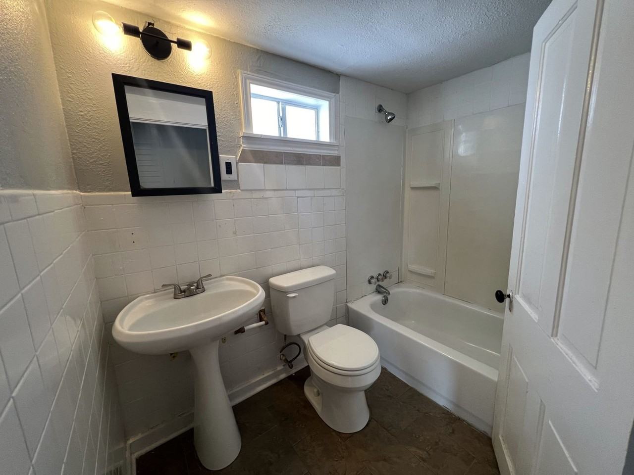 3605 Avenue O 1/2 - Photo 3 of 10