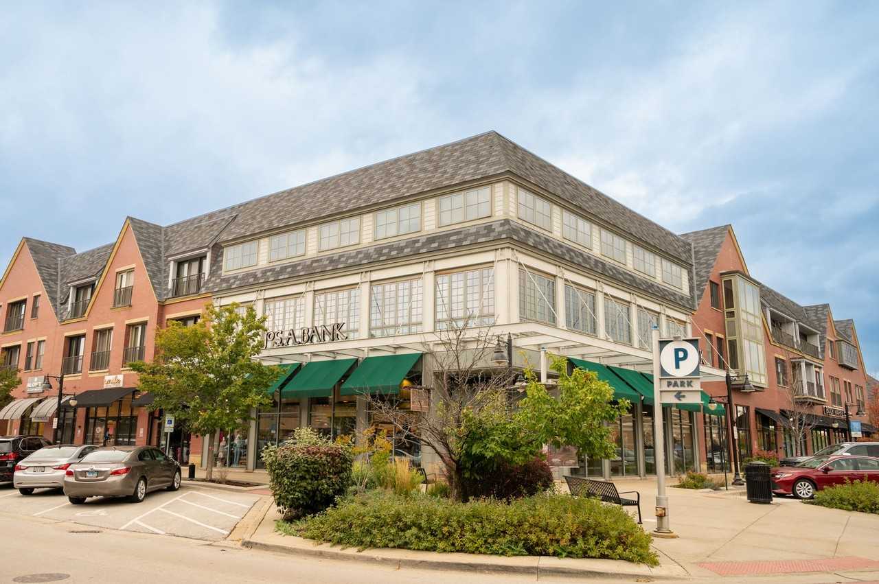 The Residence at the Glen Town Center - Photo 2 of 20