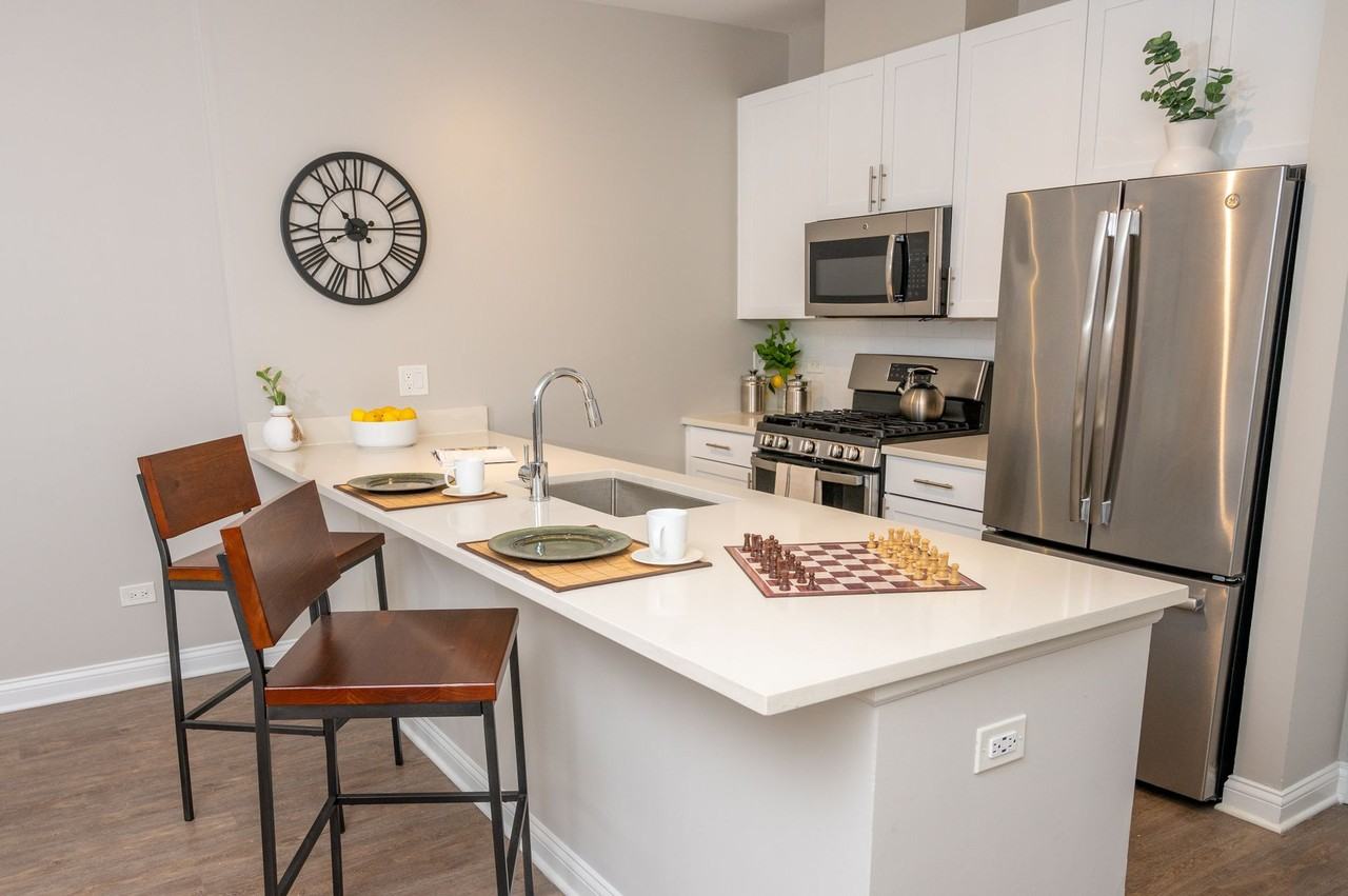 The Residence at the Glen Town Center - Photo 3 of 20