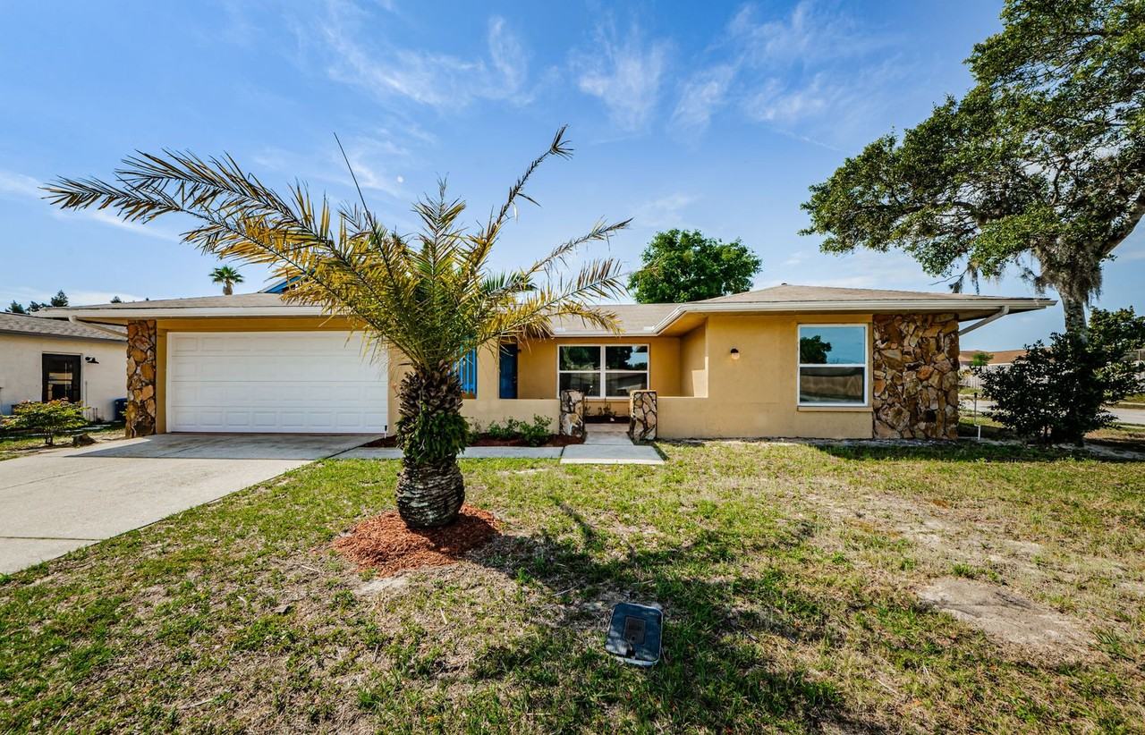 7112 Vista Way - Photo 3 of 32