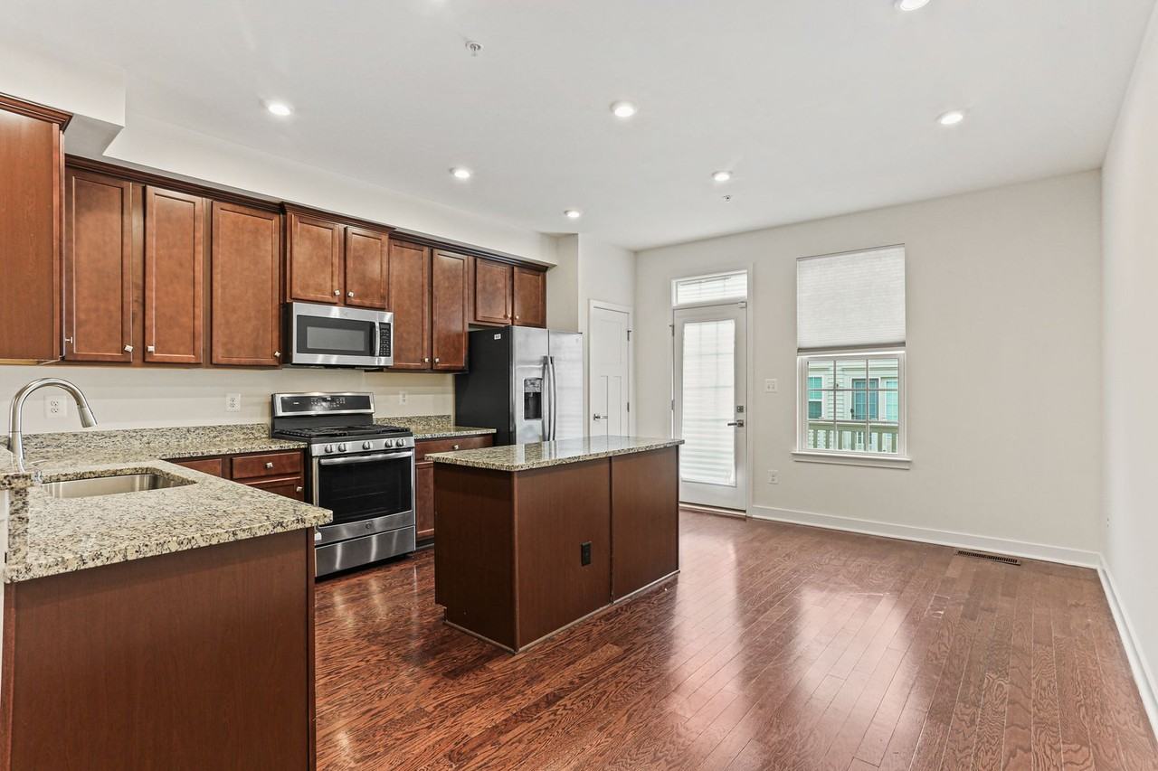 8114 Miner St - Photo 2 of 15