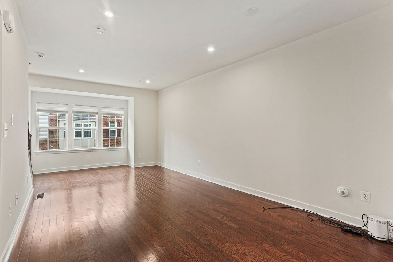 8114 Miner St - Photo 3 of 15