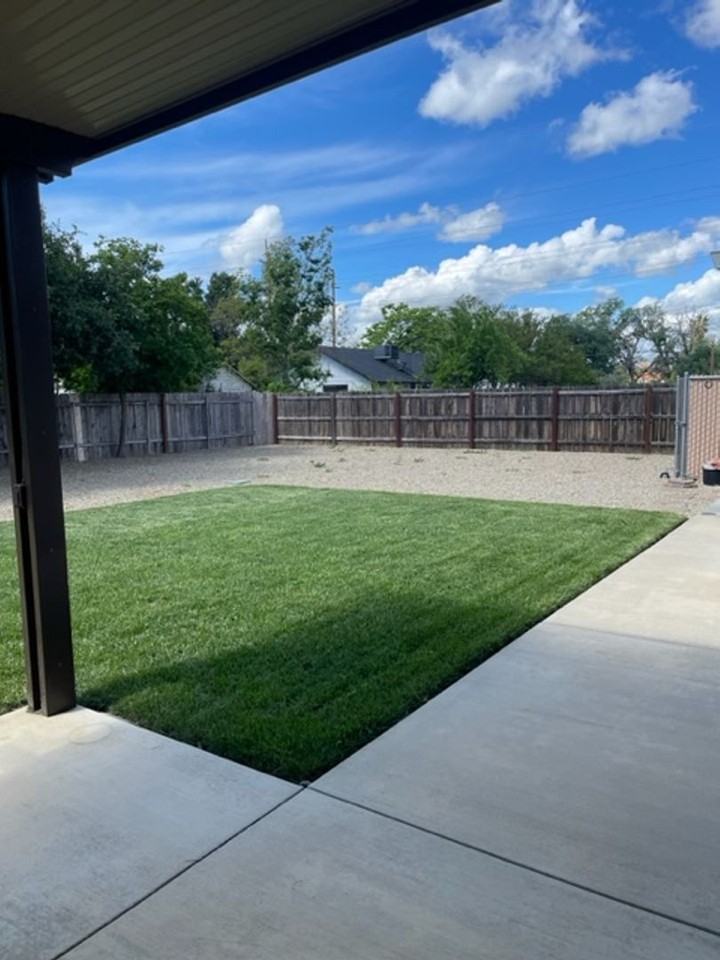 1031 Dusty Ln - Photo 4 of 23