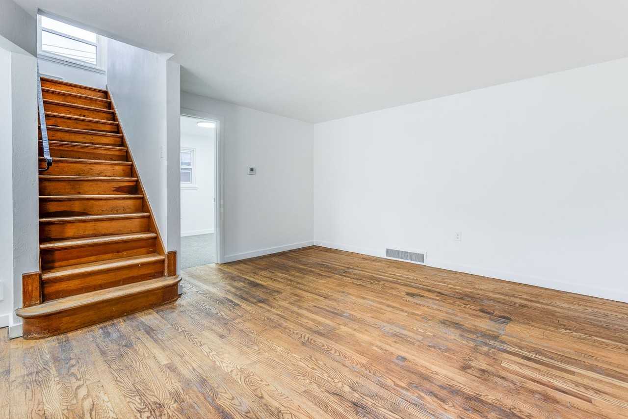 111 Sherman Ave - Photo 7 of 30