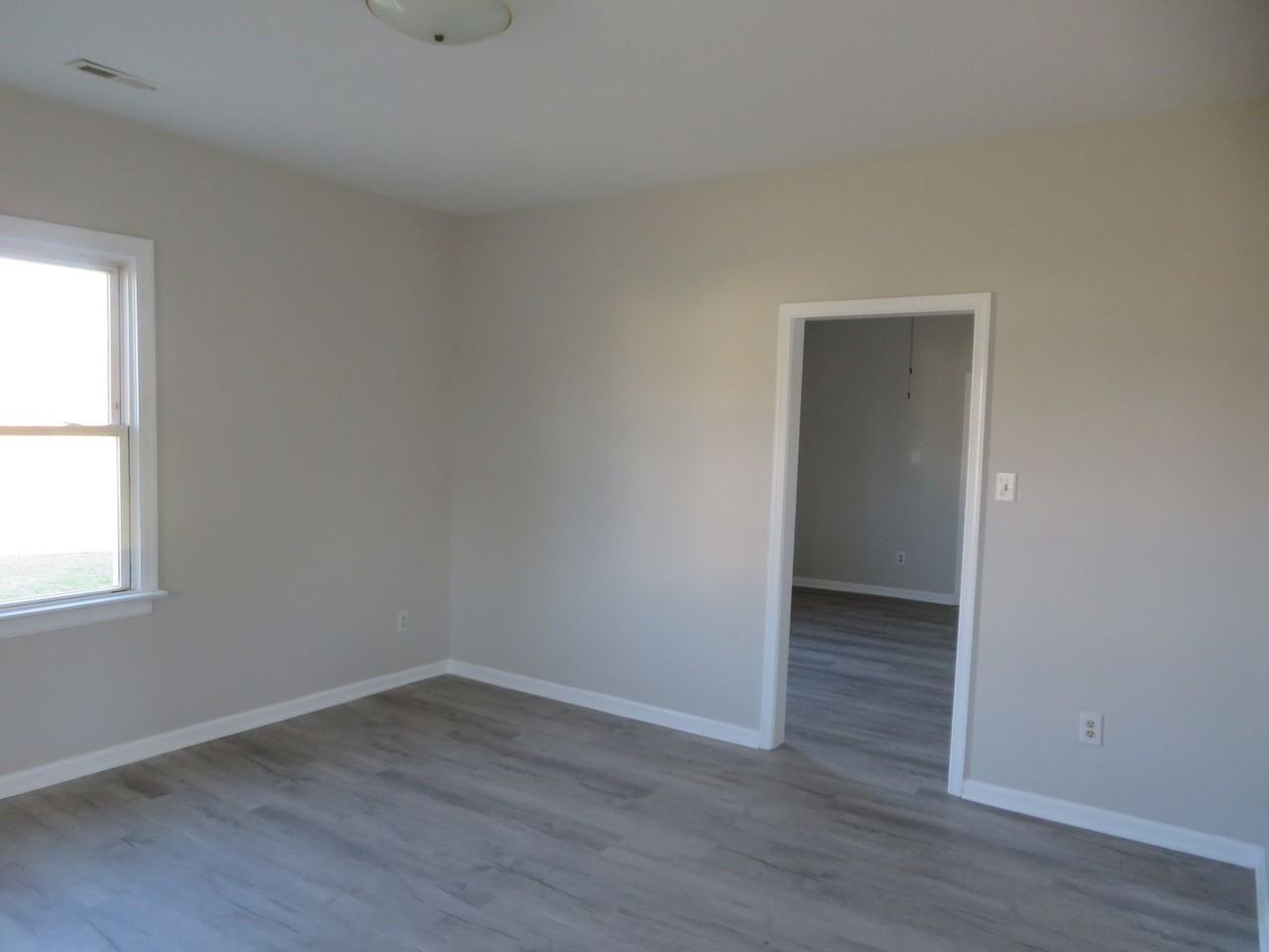 147 Witten St - Photo 2 of 21