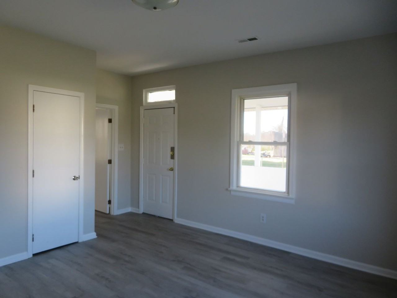 147 Witten St - Photo 4 of 21