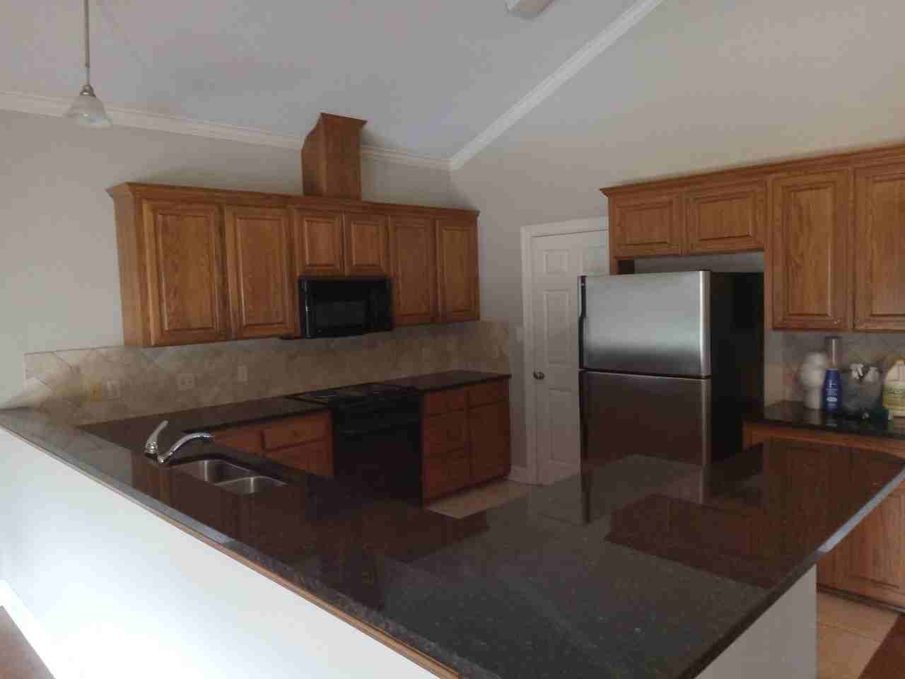 5721 S Lakeshore Dr - Photo 3 of 22