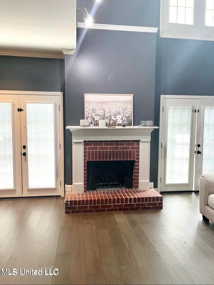 1306 Roxbury Court Court - Photo 3 of 15