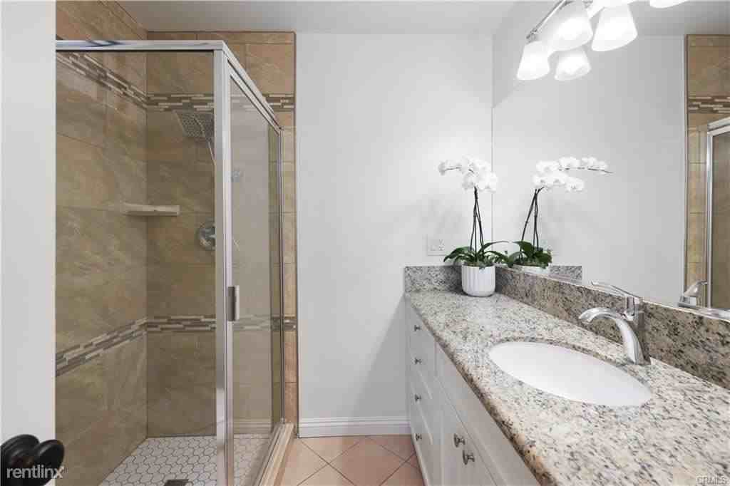 454 Seaward Rd - Photo 2 of 10