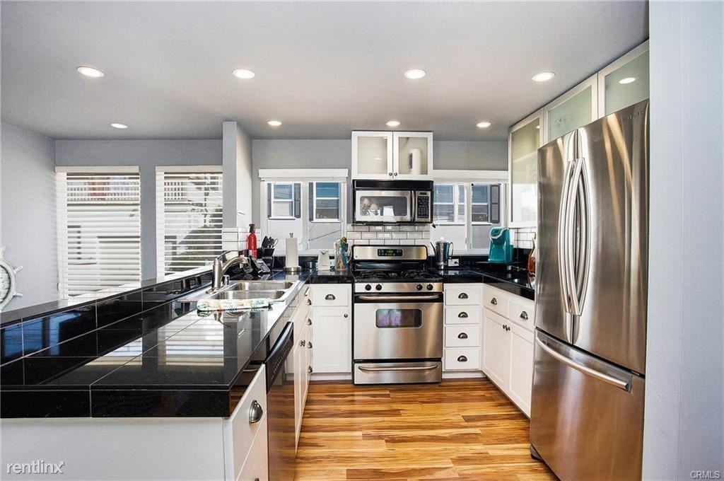 235 Beverly St - Photo 3 of 10