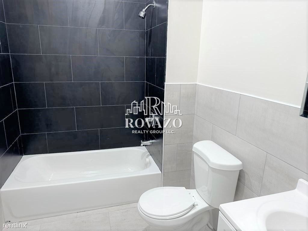 946 18th Ave - Photo 3 of 7