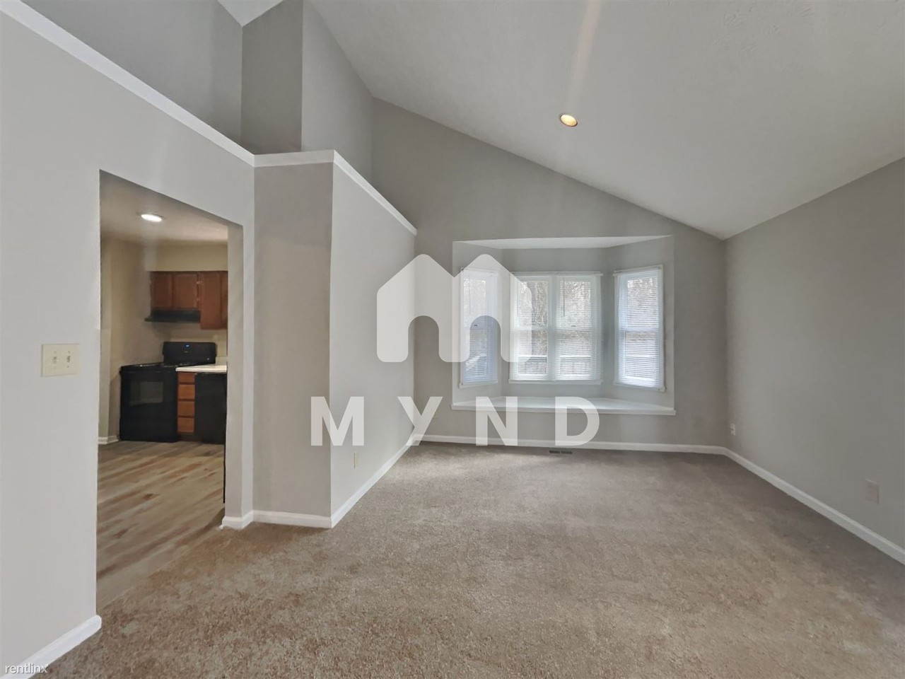 4021 E 46th St - Photo 2 of 20