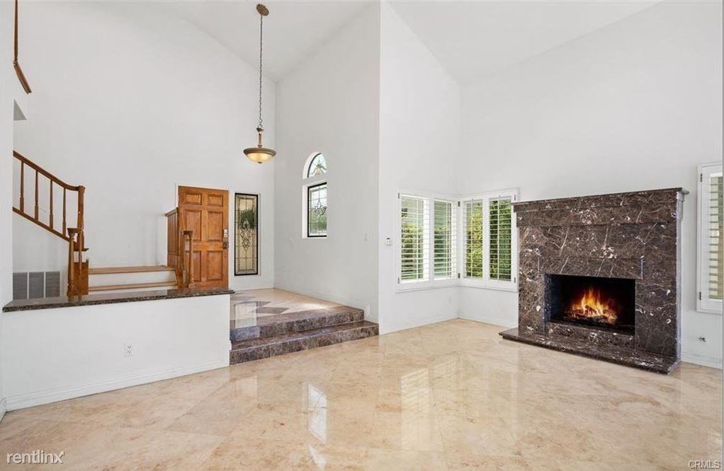 80 Fairlake - Photo 3 of 10