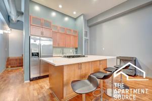 featured image of 1760 W Wrightwood Ave #115