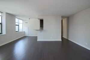 featured image of 77 W Huron St #2-2