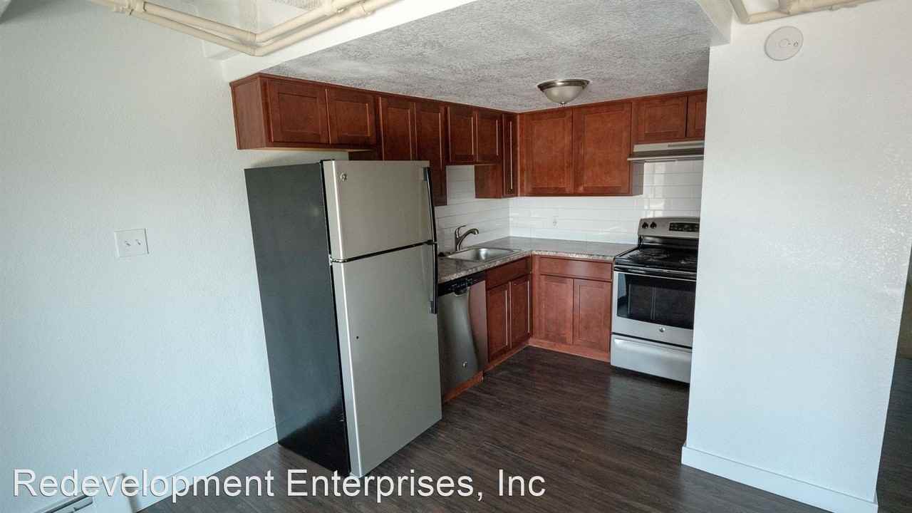 1516 Perry Street - Photo 3 of 11