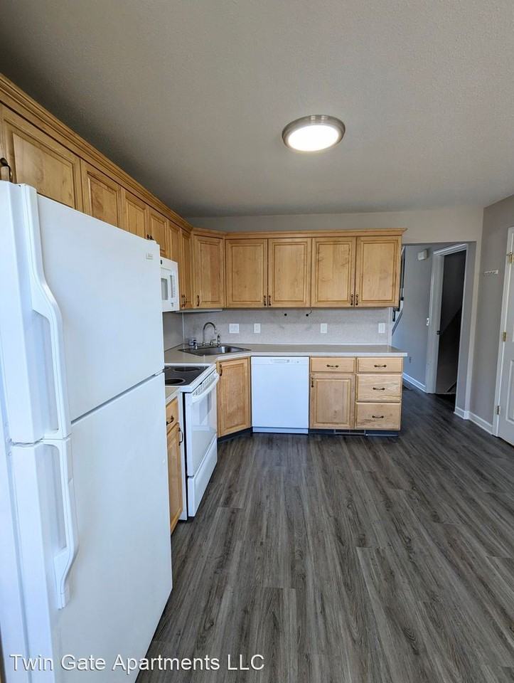 1548-1558 Highland Ave - Photo 2 of 16