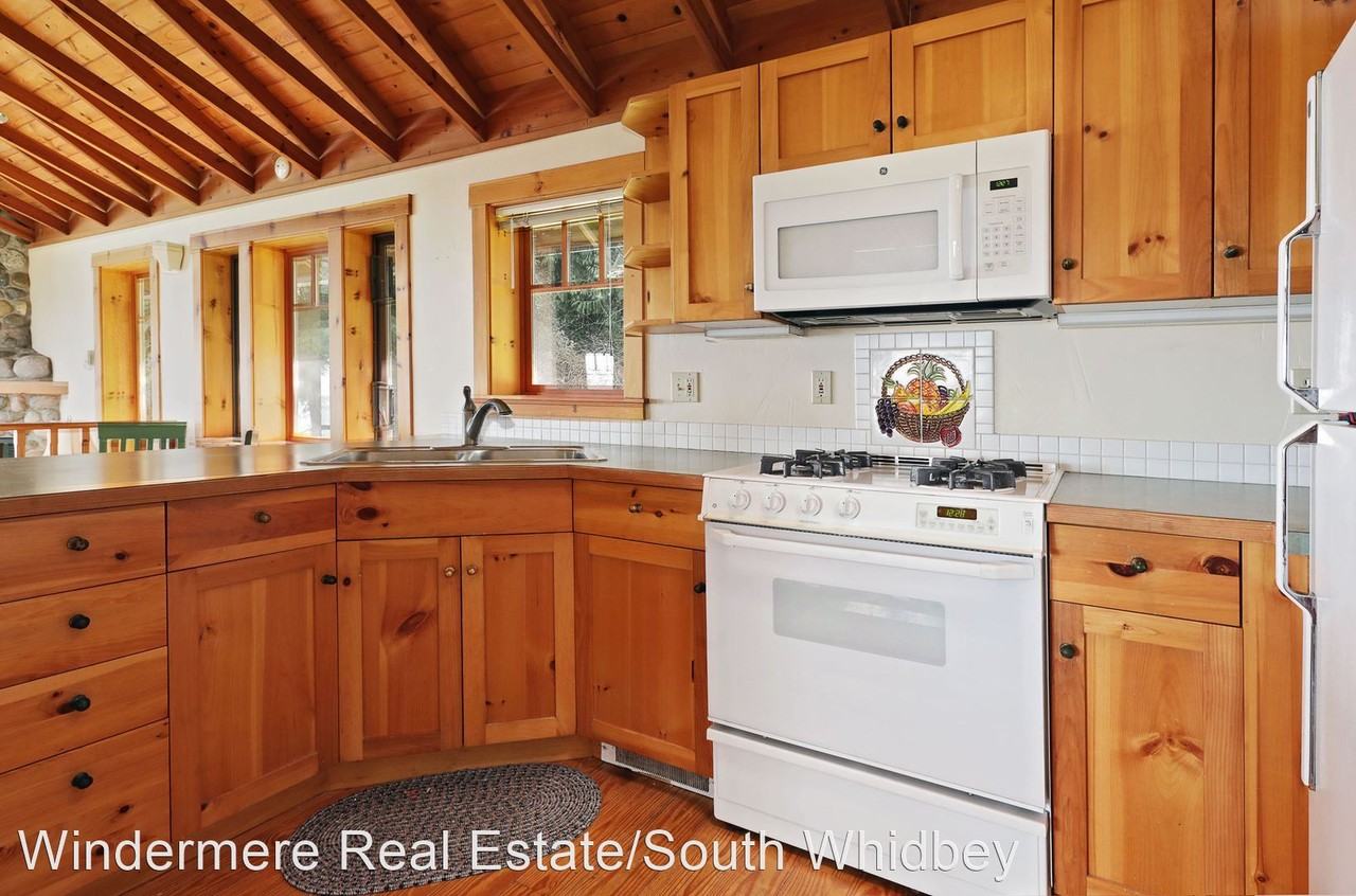 3827 Mckay Dr - Photo 3 of 43