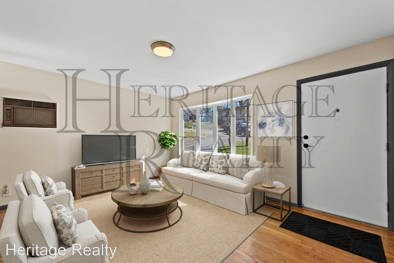 721 Lippencott St - Photo 2 of 16