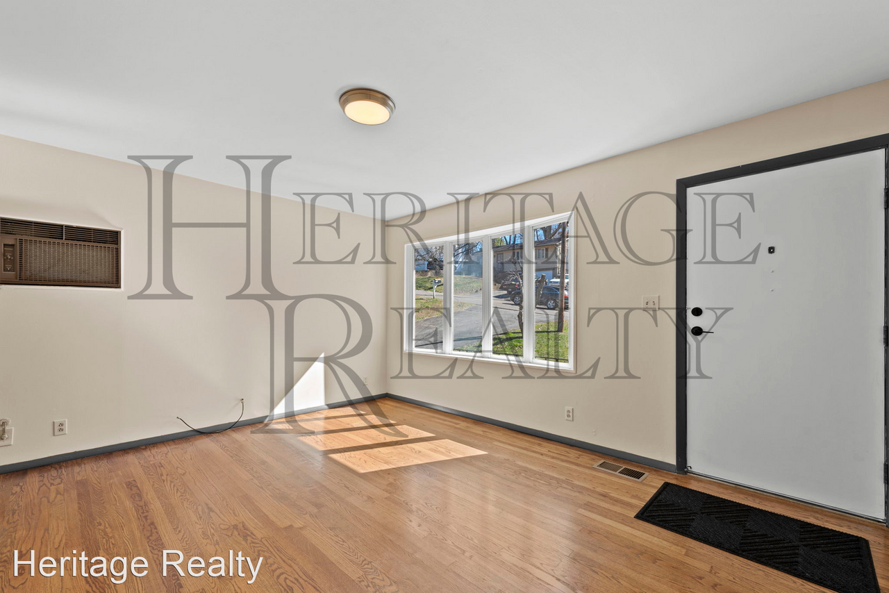 721 Lippencott St - Photo 3 of 16