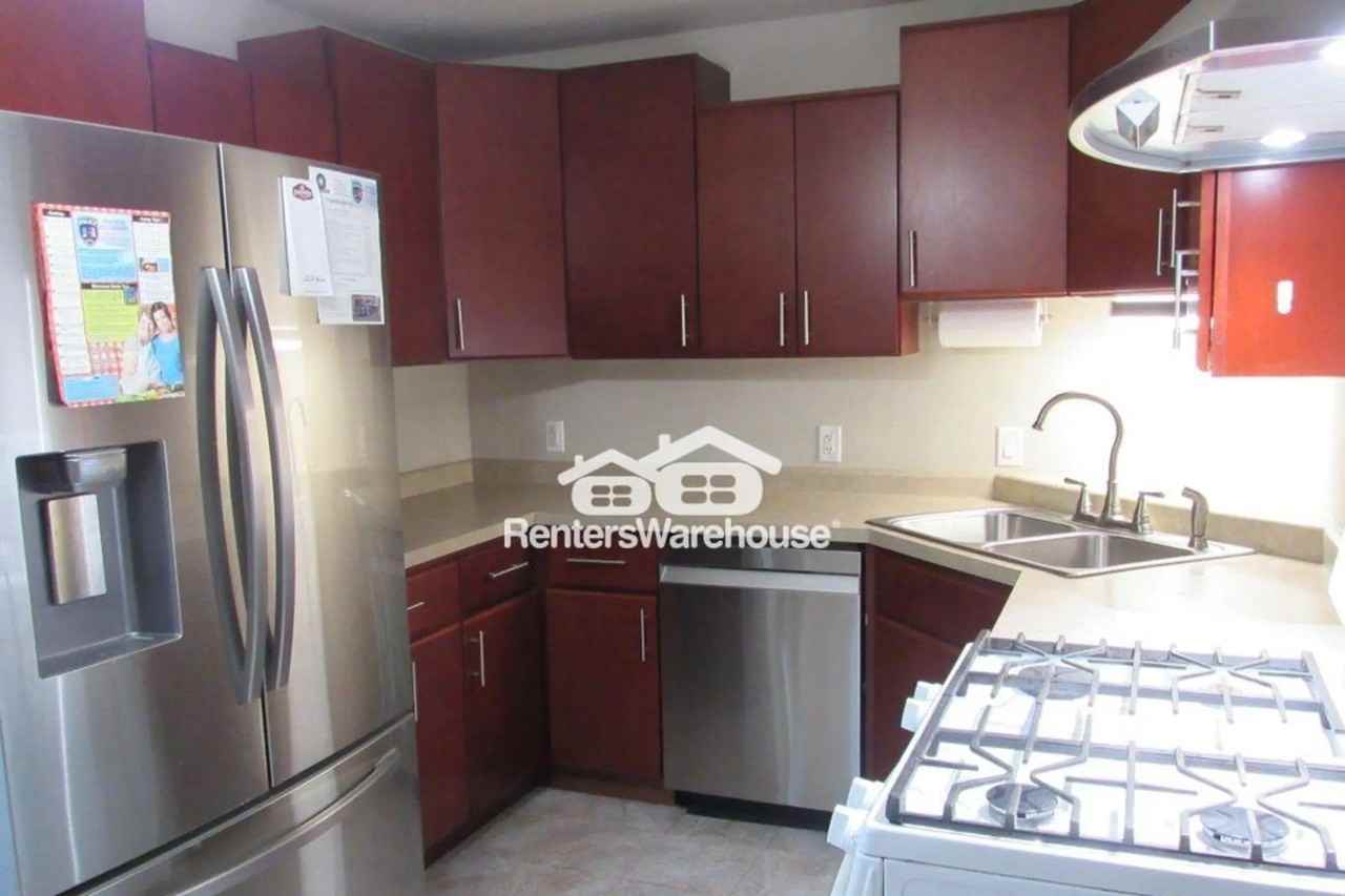 5340 Byron Ave N - Photo 3 of 15