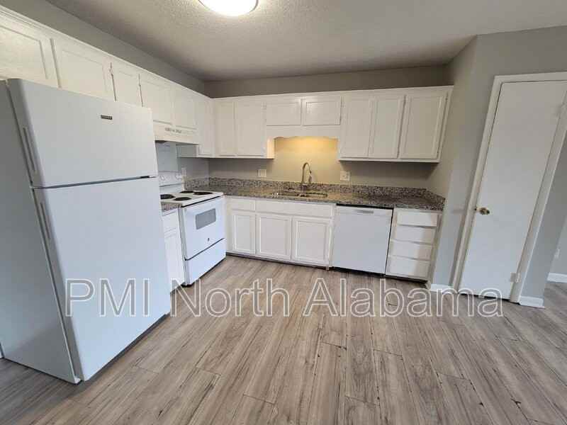 1818 Glenn St Sw #1 - Photo 5 of 9
