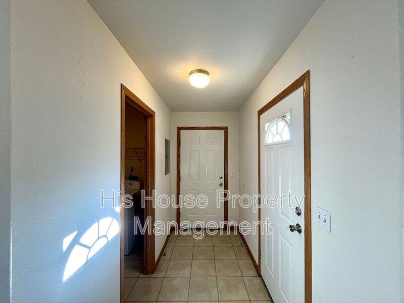 483 S Carriage Dr - Photo 2 of 26