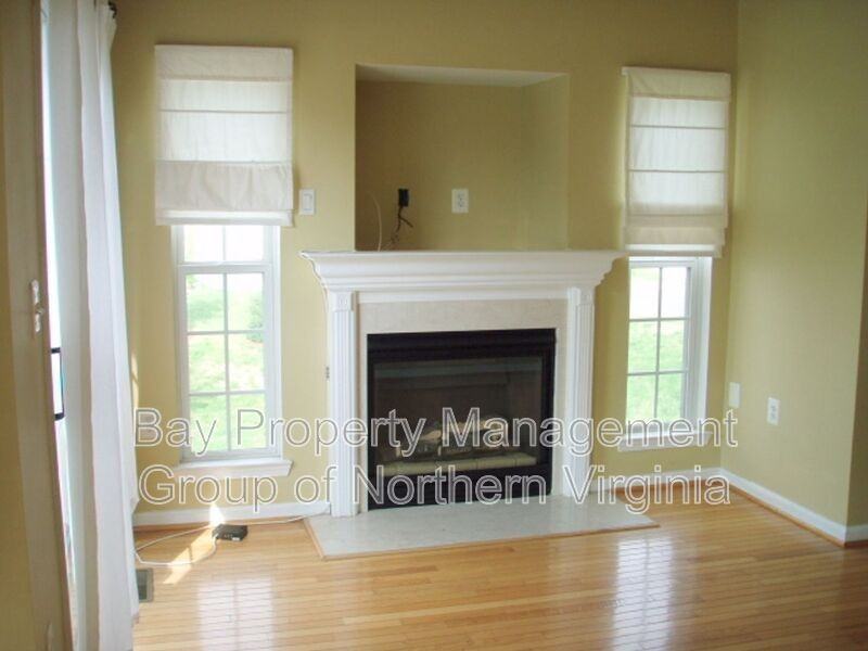 6080 Madison Pointe Ct - Photo 2 of 20