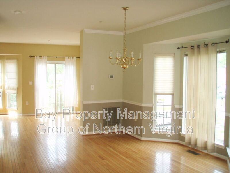 6080 Madison Pointe Ct - Photo 3 of 20