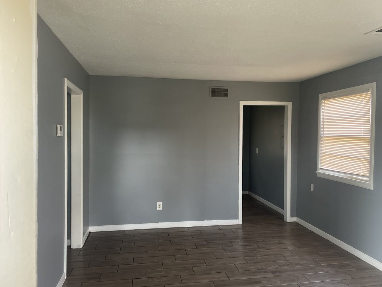 3513 Ashford Rd - Photo 2 of 5