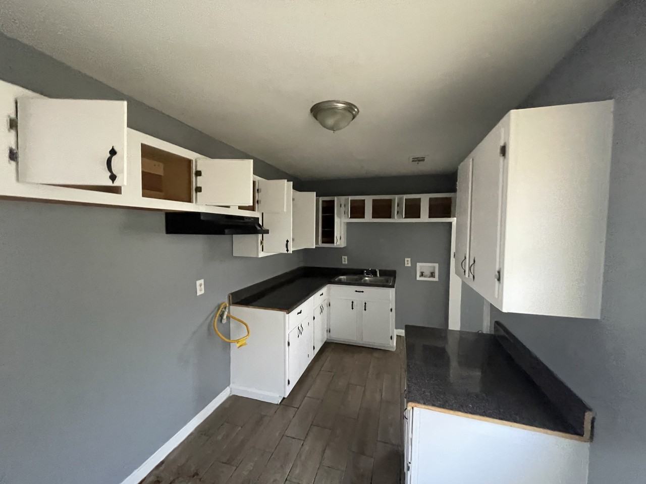 3513 Ashford Rd - Photo 3 of 5