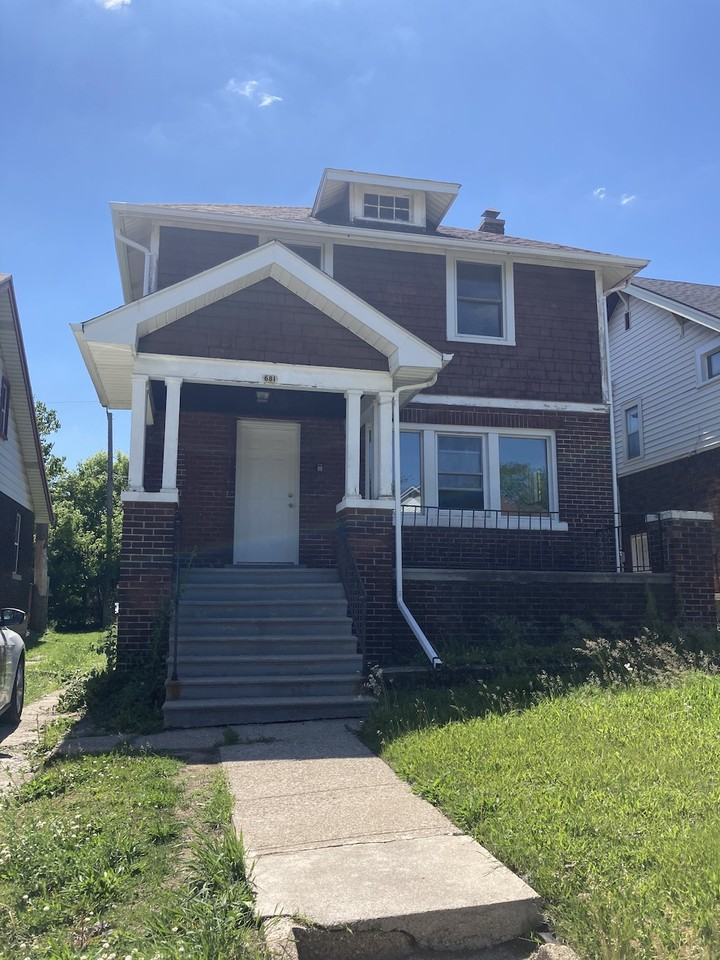 681 Partington Ave - Photo 3 of 40