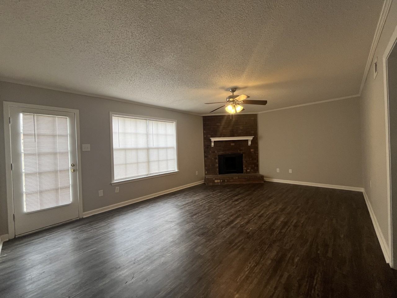 2105 Woodfield Park Rd - Photo 3 of 15