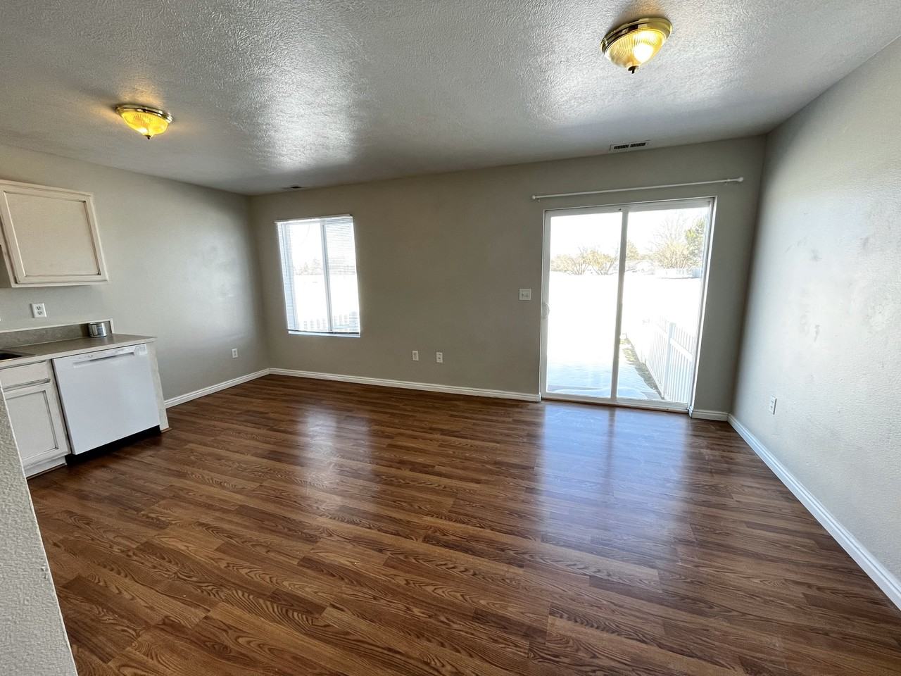 3530 Greenfield Dr - Photo 5 of 16