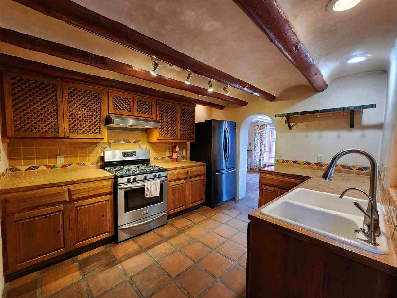 1703A Jay St - Photo 2 of 24