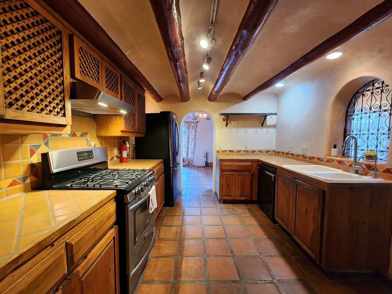 1703A Jay St - Photo 3 of 24