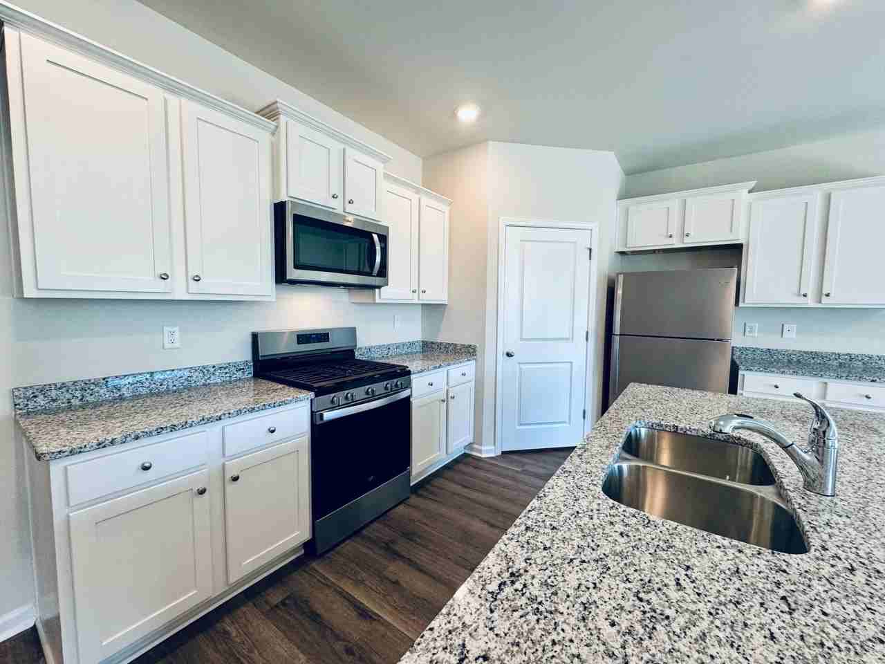 627 Choctaw Dr - Photo 4 of 22