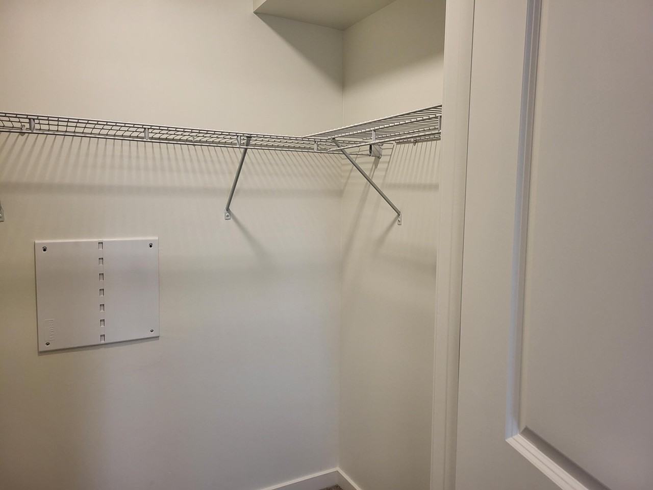 601 Orange Ave Ne - Photo 7 of 17