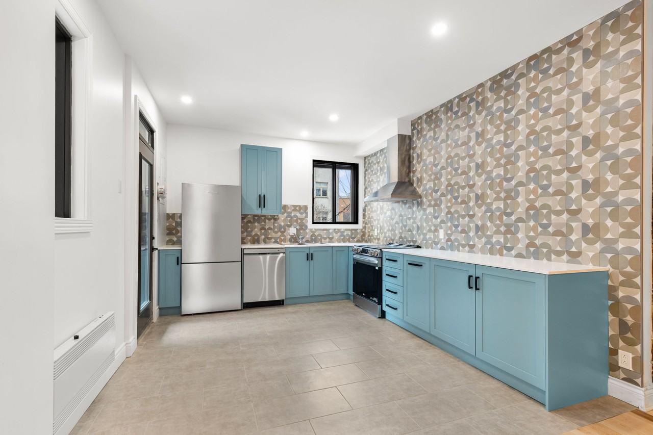 6970 Rue Saint-Dominique - Photo 3 of 14