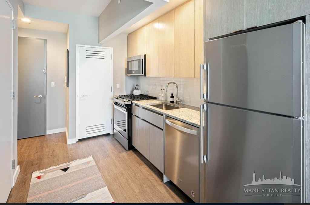 Jackson Ave #1610 - Photo 3 of 7