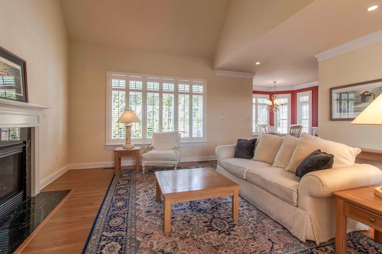 10 Wellington Pl - Photo 4 of 39