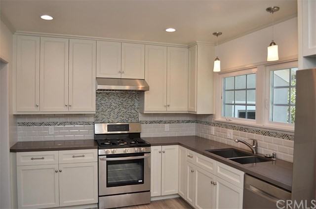 3597 Yorkshire Rd - Photo 2 of 18